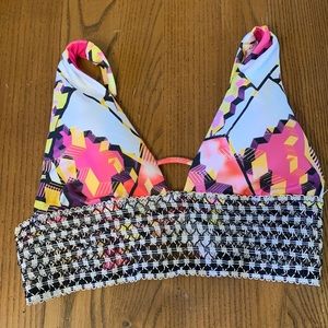 NWOT Isabella Rose Women’s Bikini Top Size Medium